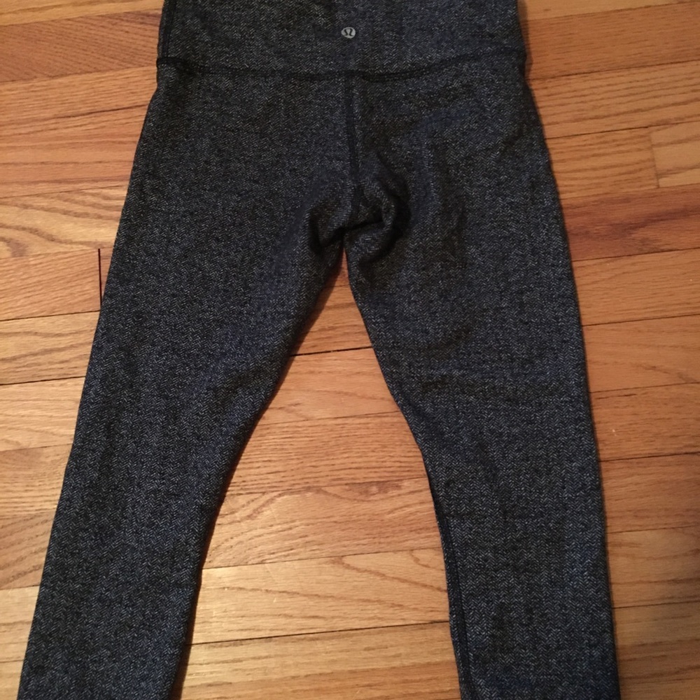 Lululemon Wunder Under Herringbone black/black leggings size 6.